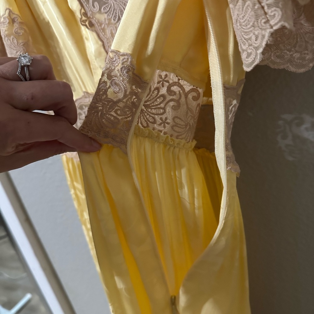 Ocean gown in yellow - Picture 7 of 12